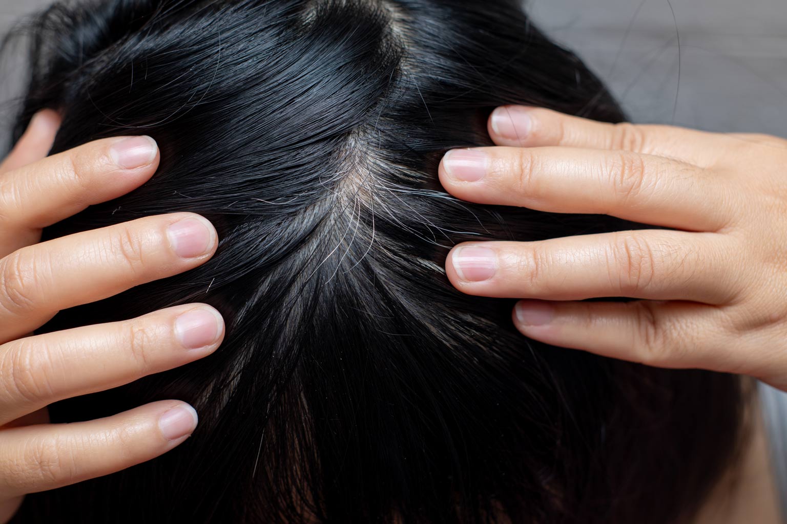 Differenza del risultato colore se si hanno capelli bianchi o capelli naturali